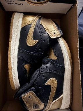 Jordan 1 Retro High OG Box Label - Black/Metallic Gold/Sail